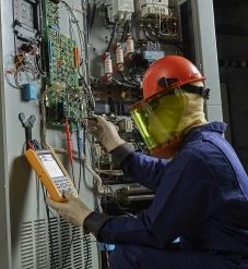 Fluke Détecteur De Tension 125B/EU Multimètre Industriel 40MHz EU -d’appareils de mesure Soldes Boutique 125b eu multimetre industriel 40mhz eu 2