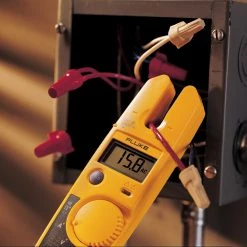 Fluke Détecteur De Tension 'T5-1000 Testeur électrique Jusqu''à 1000V AC/DC - 100A AC' -d’appareils de mesure Soldes Boutique t5 1000 testeur electrique jusqu a 1000v ac dc 100a ac 1 2